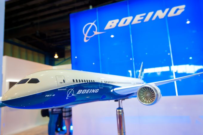 boeing 787 dreamstime_m_37741772
